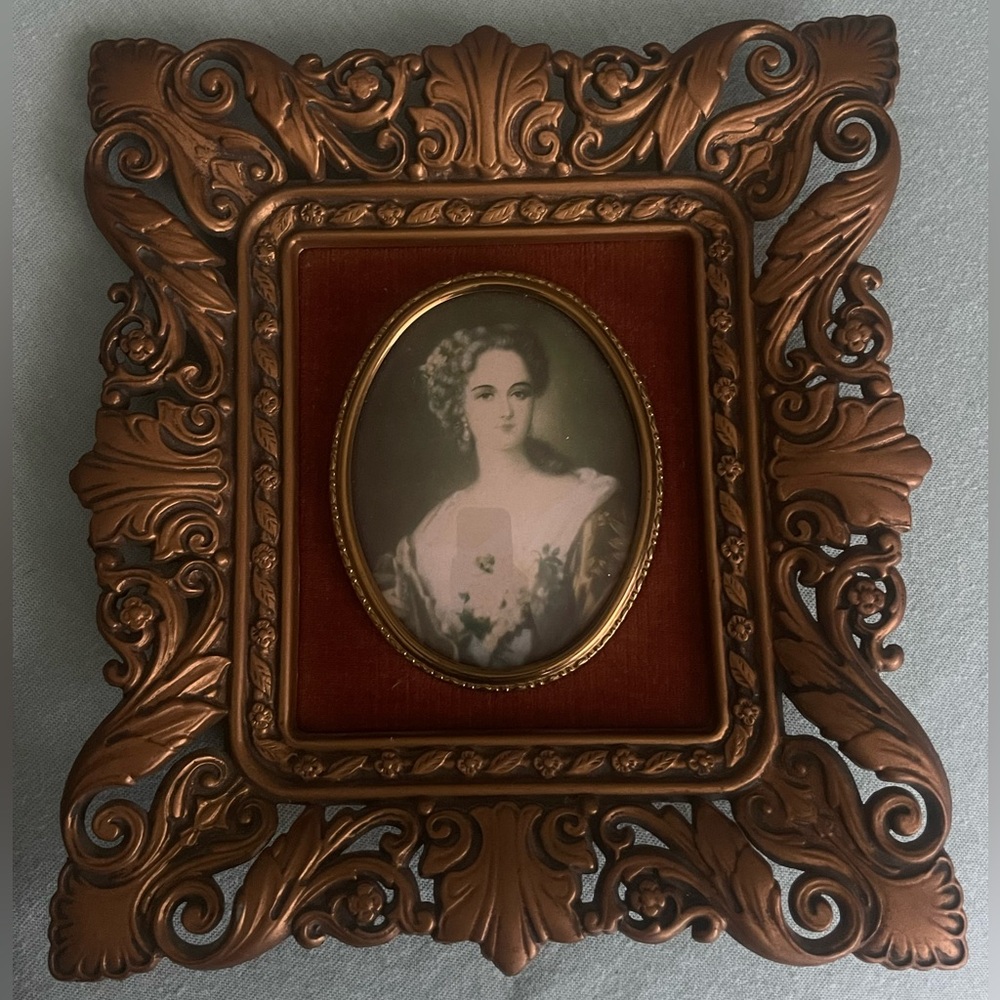 Set of Two Cameo Creation Vintage Framed Lady Dower And Portrait of a Lady